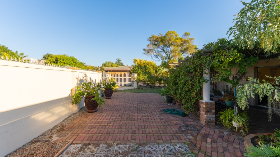 5 Bedroom Property for Sale in Amandelrug Western Cape